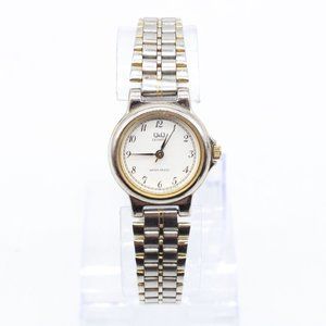 Q&Q Watch Womens Silver Tone Stainless Steel Quartz Water Resistance White Dial